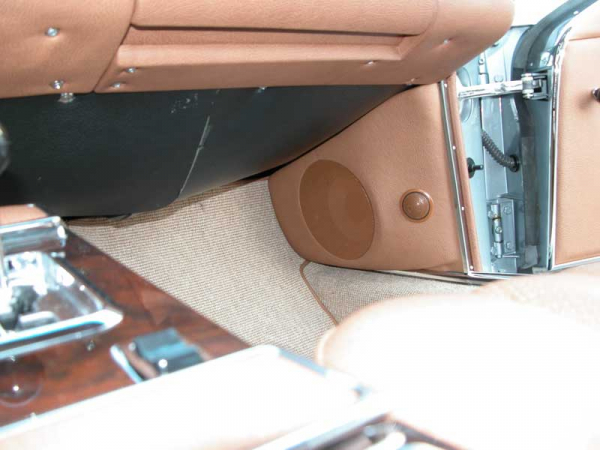 Mercedes Pagode W113 - Stereo-Konzept 8.2